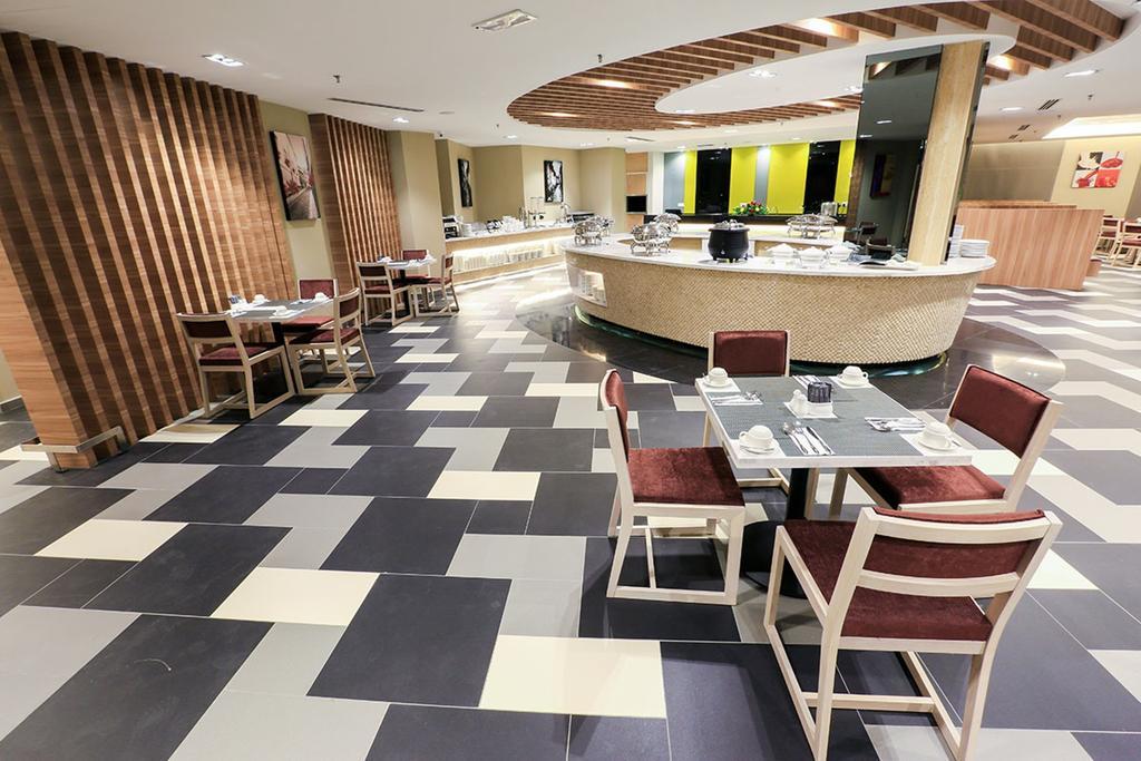 อีโค ทรี โฮเต็ล Hotel Malacca ภายนอก รูปภาพ
