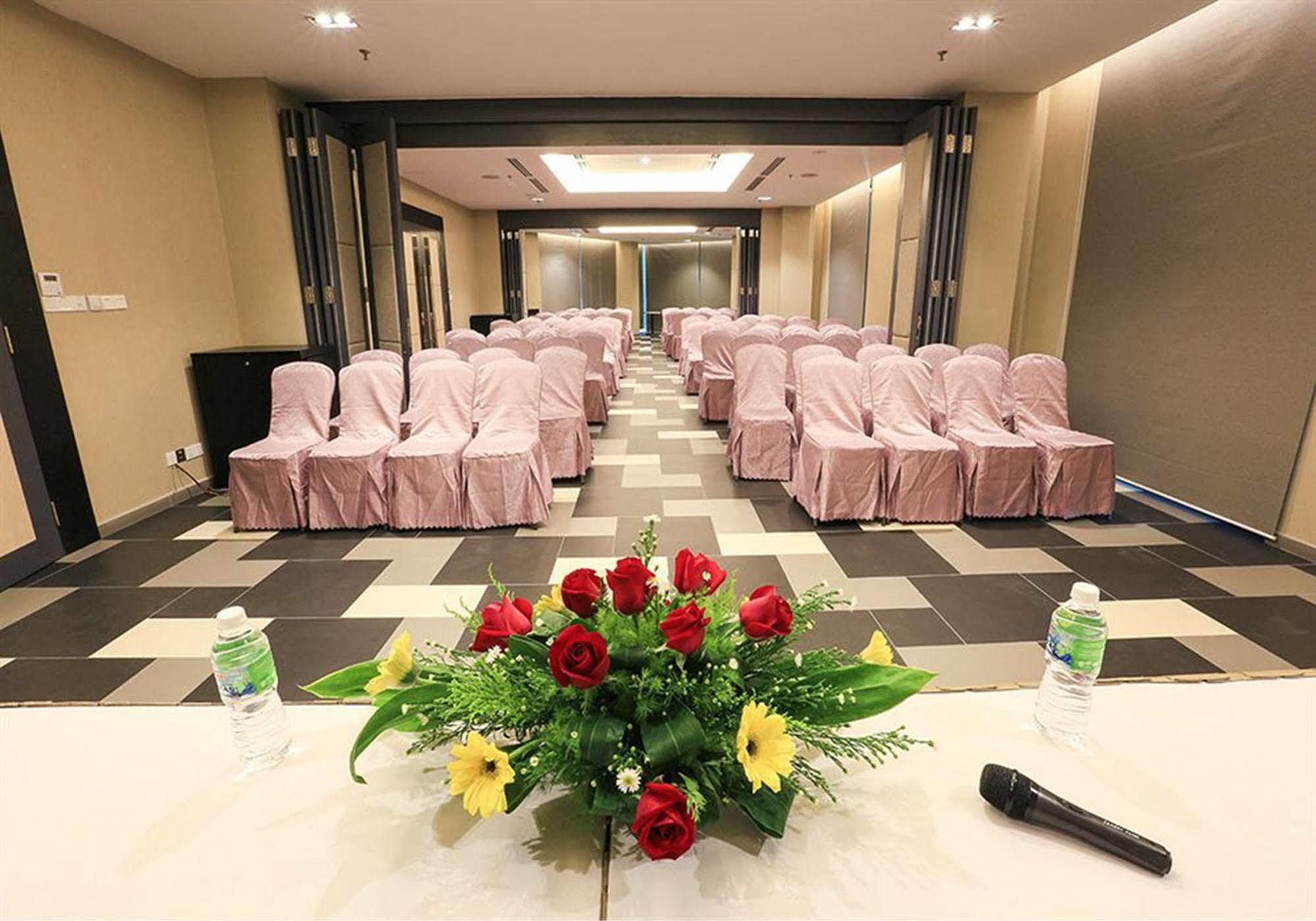 อีโค ทรี โฮเต็ล Hotel Malacca ภายนอก รูปภาพ