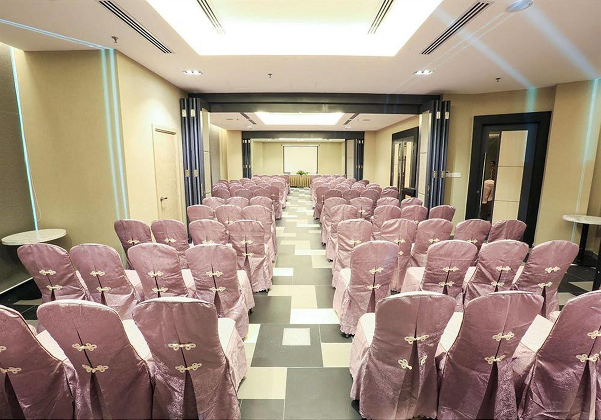 อีโค ทรี โฮเต็ล Hotel Malacca ภายนอก รูปภาพ